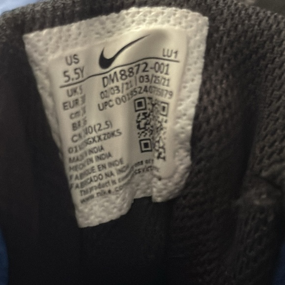 Nike Court Borough Mid 2 GS Basketball - Picture 4 of 4